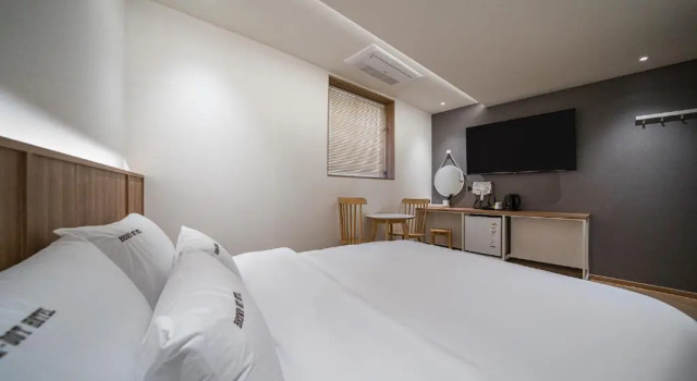 Brown Dot Hotel Eurwangri
