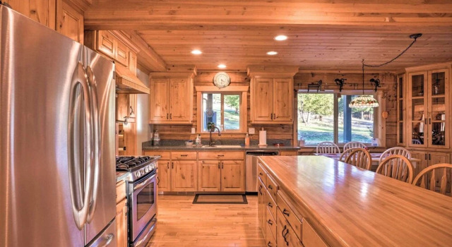 Коттедж Brookings Vacation Rental Lodge on 88 Acres