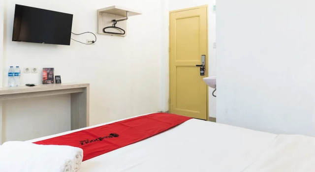 Номер Premium RedDoorz near Sultan Mahmud Badaruddin Airport Palembang