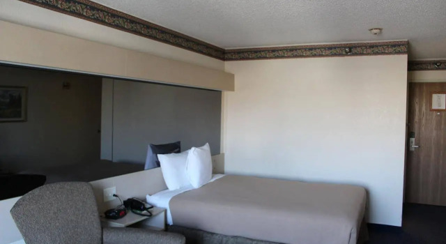 Travelodge by Wyndham Fort Scott, Réserver Hôtel Hôtels à Fort Scott avec parking, Parking