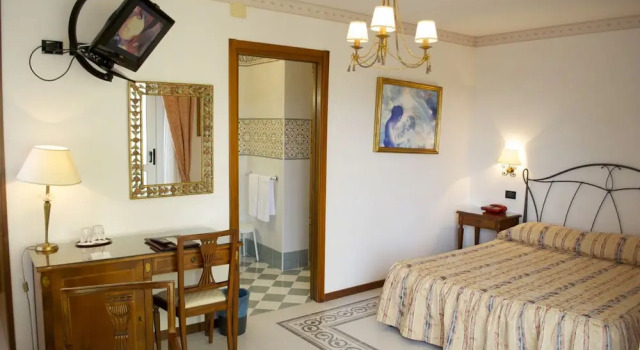 Номер Economy с красивым видом из окна Hotel Miramare