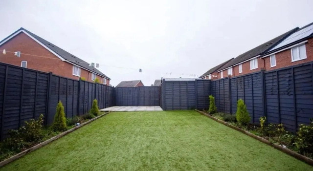 Spacious Luxurious Serviced Accommodation 2, Book Feriehus Sommerhuse i Coventry, Hytte