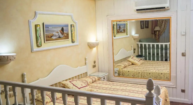Трёхместный номер Superior Hotel Los Arcos