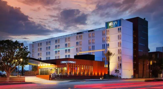 Кровать в общем номере Aloft by Marriott El Segundo - Los Angeles Airport
