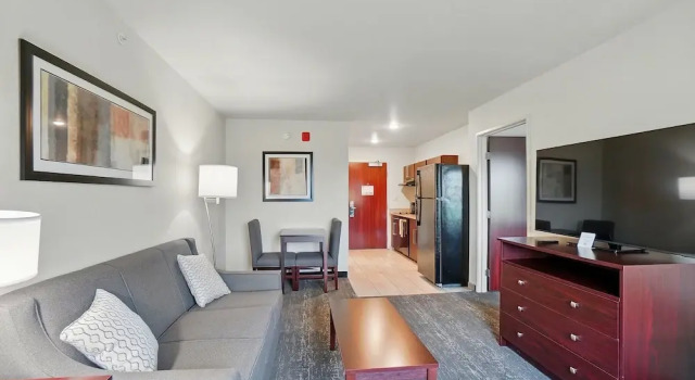 Люкс Cobblestone Hotel & Suites-RussellsPoint