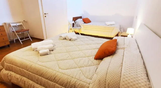 King Como Lake Center 9 posti letto- Grande Terrazza - 2 bagni privati, Забронировать Апартаменты/квартира Апартаменты Комо, рядом с Площадь Победы, Апартаменты/квартира
