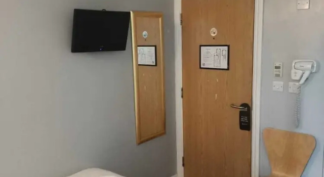 Трёхместный номер Standard Coronation Hotel