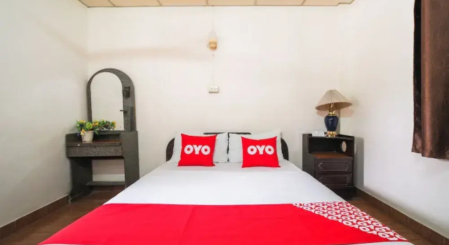 OYO 654 Samanmit Inn Hotel, Забронировать Отель Саттахип провинция Чонбури