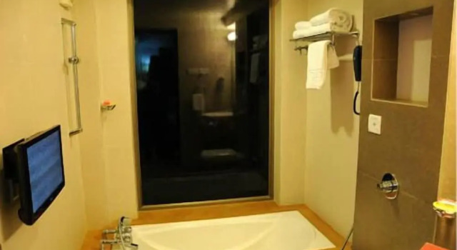 Шале Confident Amoon - The Glamour Spa and Resort