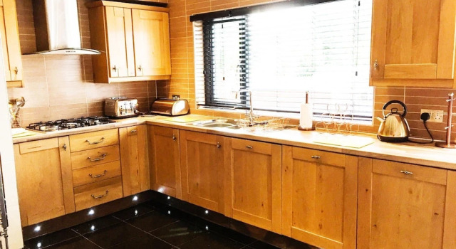 Deluxe Contemporary House - DHH, Boek Hotel Poole Dorset