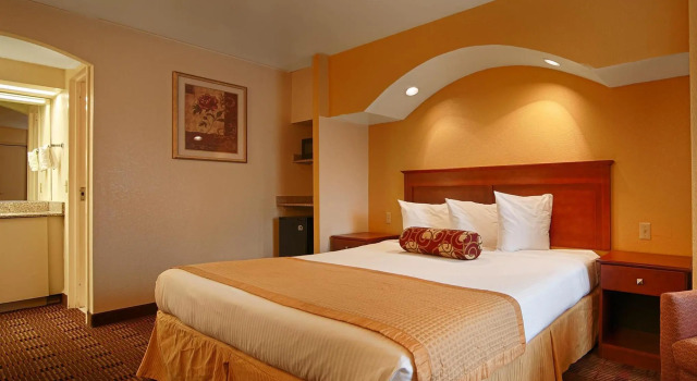 Номер Standard SureStay Hotel by Best Western East Brunswick