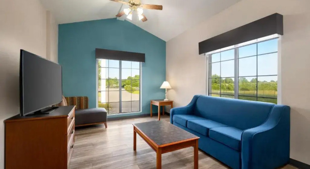 Люкс La Quinta Inn by Wyndham Columbus I-70E Reynoldsburg