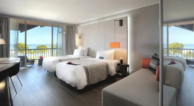 Двухместный номер Luxury с балконом и с видом на океан Tahiti Lagoon Resort