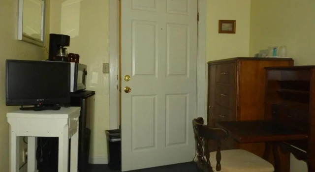 Номер Standard Harbor Inn