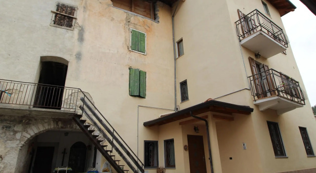 Cozy house in the mountains a few kilometers from Lake Garda