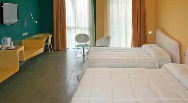Четырёхместный люкс ibis Styles Catania Acireale