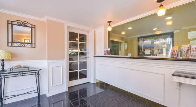 Americas Best Value Laguna Inn and Suites, Varaa Hotelli San Juan Capistrano 