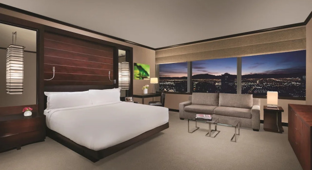 Люкс Deluxe StripViewSuites at Vdara