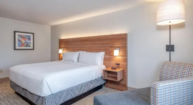 Номер Standard Holiday Inn Express Hotel & Suites Thornburg-S. Fredericksburg by IHG