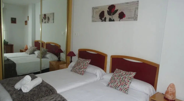 Hostal Albergue Lucus, Забронировать Отель Луго Lugo Province, рядом с Римские стены Луго