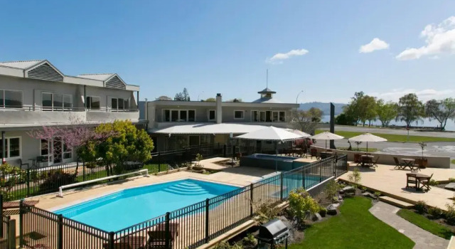 Апартаменты с 3 комнатами с видом на озеро Anchorage Resort Taupo NZ