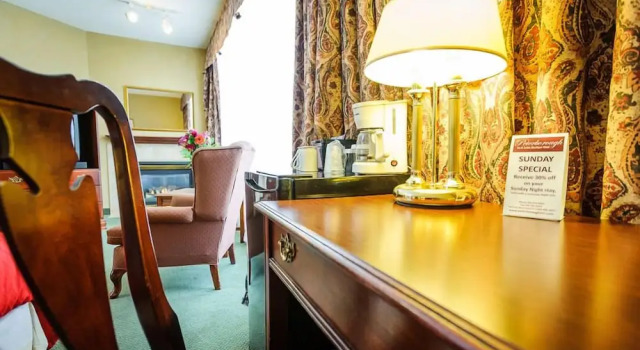 Номер Standard Peterborough Inn & Suites Hotel