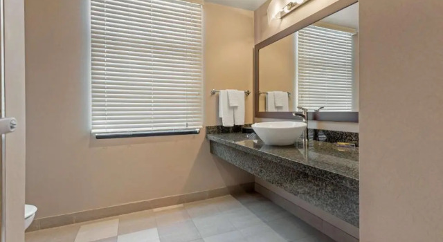 Люкс с красивым видом из окна Perth Parkside Hotel and Spa, BW Premier Collection