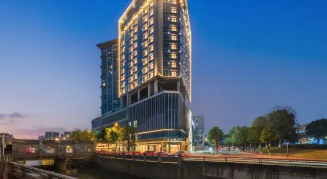 Ji Hotel (Chengdu Gaoxin West District Baicao Road Branch), Boek Hotel Hotels in Chengdu met parkeren, Parkeren
