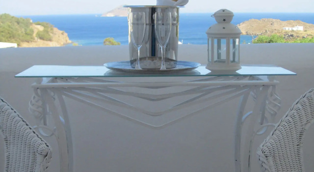 Двухместный номер Standard с видом на море Отель Porto Scoutari Romantic Hotel & Suites