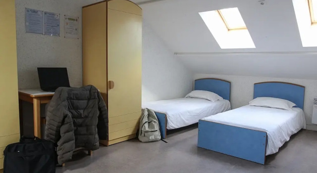 Кровать в общем номере Auberge de Jeunesse HI Genêts