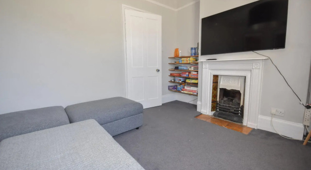 Arden Villa sleeps 8 close to golden beach of Ryde, Rezervasyon Villa Merseyside villalar, Villa