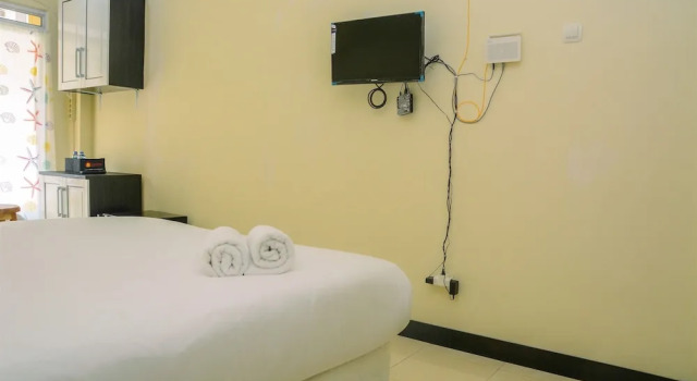 Номер Standard Strategic Studio Apartment at Casablanca East