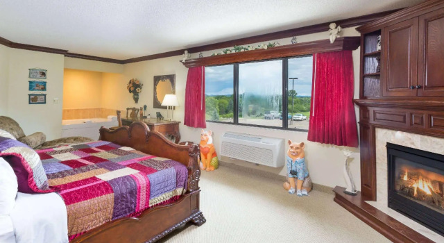 Двухместный люкс AmericInn by Wyndham Wabasha