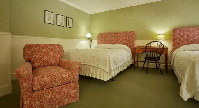 Четырёхместный номер Standard The Red Lion Inn