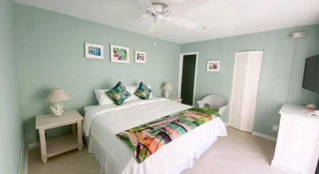 Authors Key West Guesthouse, Забронировать Гостевой дом Гостевые дома Ки-Уэст, рядом с Key West Firehouse Museum, Гостевой дом