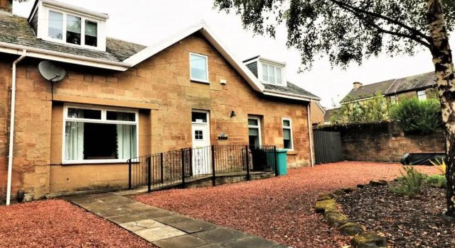 Linden Cottage Room 3 - Airdrie, 预订 度假屋 Airdrie 拉纳克郡