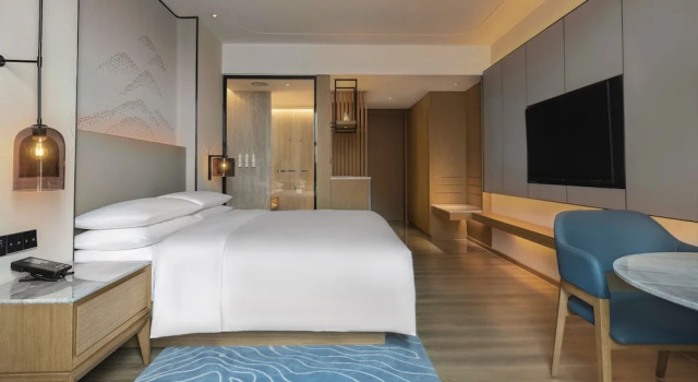 Номер Superior Courtyard by Marriott Foshan