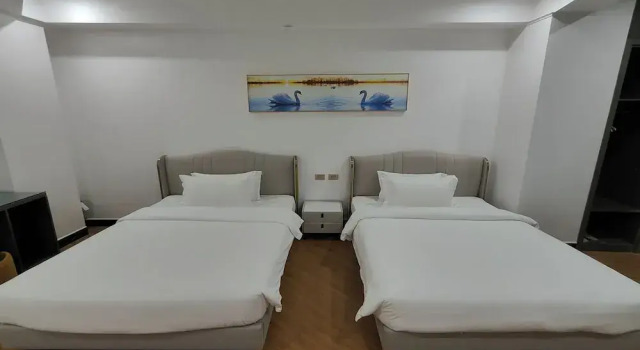 Люкс Deluxe Mactan Grand Golden Hotel near Airport