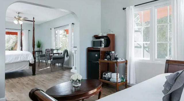 427 Santa Barbara (1655-159030) - Studio Hotel Room