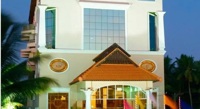 Regant Lake Palace Hotel
