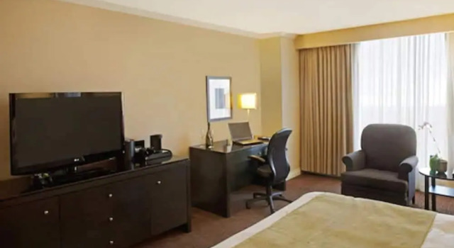 Четырёхместный номер Standard Delta Hotels by Marriott Toronto East