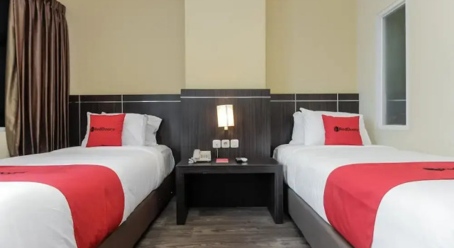 Hotel Fiducia Blora by RedDoorz, Book Hotel Hotels in Jakarta with Breakfast, near LSPR Jakarta, Breakfasts