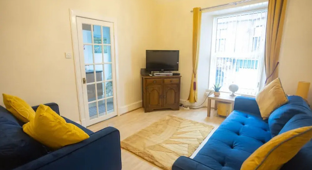 Sandgate 2-bed Apartment in Ayr Central Location