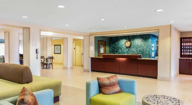 La Quinta Inn & Suites By Wyndham Frankfort, Prenota Hotel Clarks Hill 