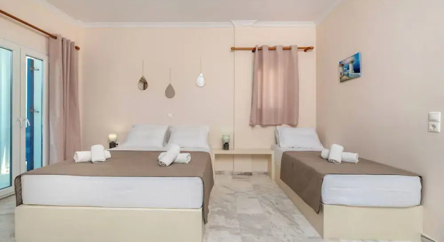 Трёхместный номер Standard с балконом Villa Margarita