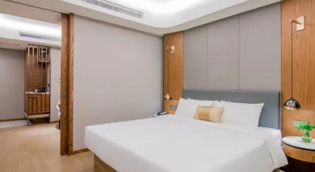 Люкс Yitel Collection (Shanghai Qiantan Sanlin world Creative Park) Road)