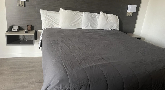 Двухместный люкс Deluxe с балконом и с видом на озеро Windsor Inn Lake Havasu City