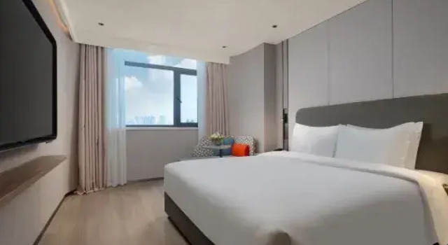 Двухместный люкс c 1 комнатой Holiday Inn Express Zhengzhou Garden Road