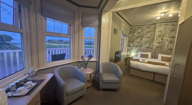 Двухместный номер Superior с балконом и с видом на море SmartsWay Hotel & Wellness