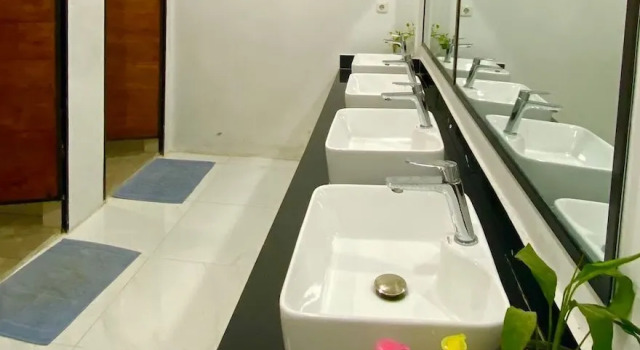 Номер Deluxe Komodo Indah Hotel